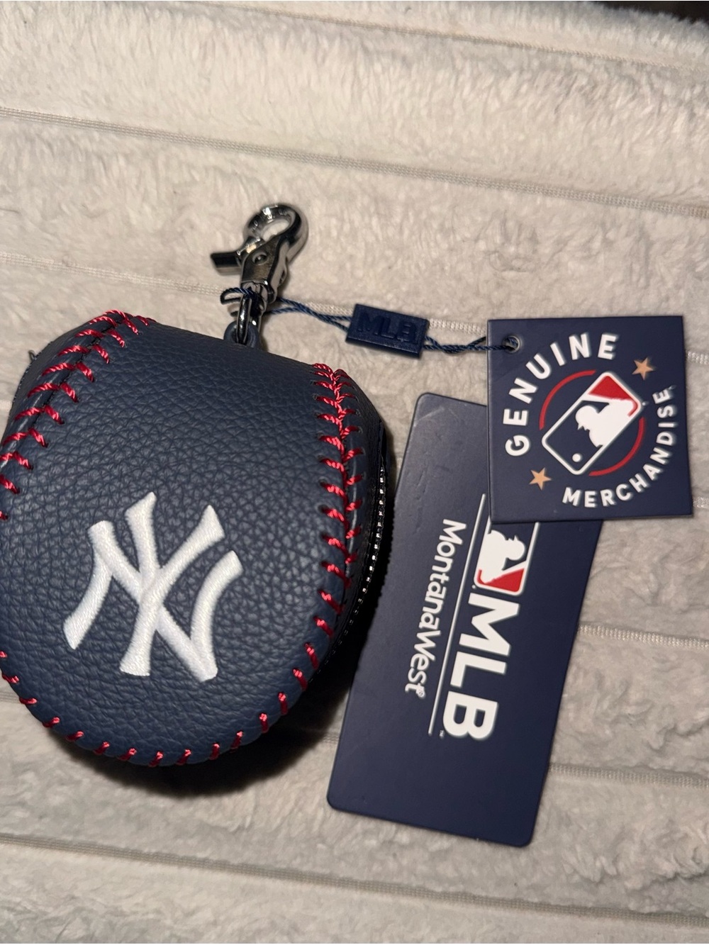 MLB Navy and Red New York Yankees Zip Key Pouch - Picture 5 of 6